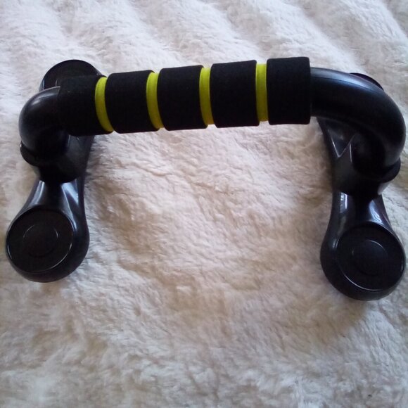 FILA Pair Cushioned Push Up Bar with Exercise Chart🎉 - Picture 2 of 8